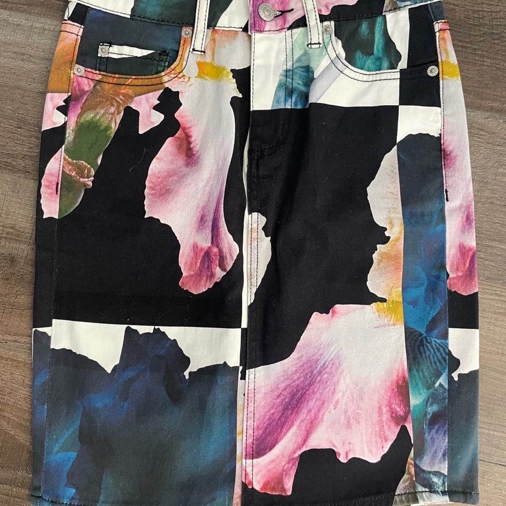 Obey Multicolor Skirt / Pockets In Front/ Knee Length